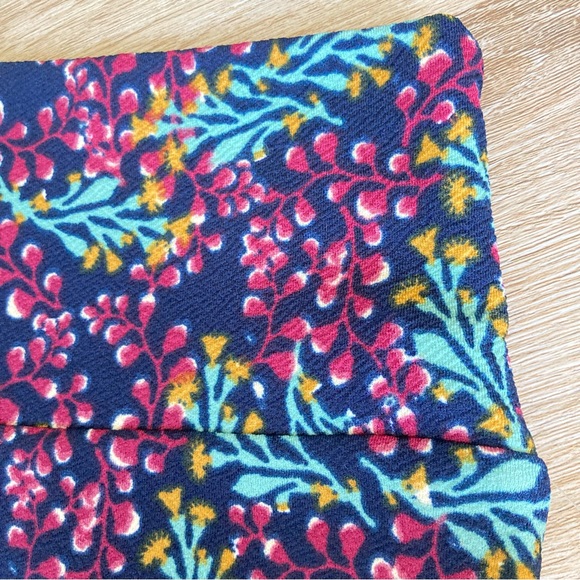 Lularoe Cassie Skirt size XS navy berry & leaves pattern NWT - Picture 3 of 6